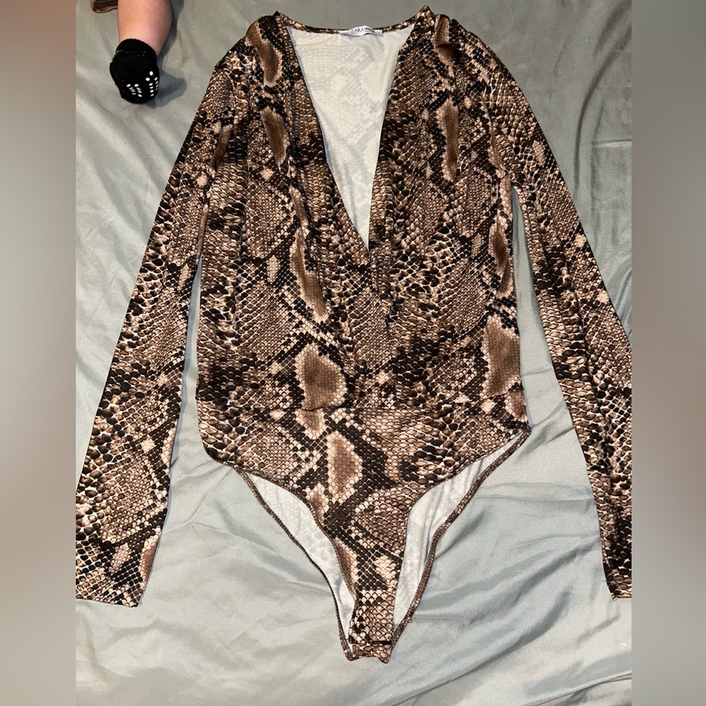 Donation ❌ ZARA snake print bodysuit top